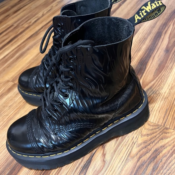 dr martens boots women - Picture 2 of 6